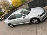 Volkswagen VW Passat 1.6 TDI SCR BlueMotion Trendline... - Volkswagen Passat: V6