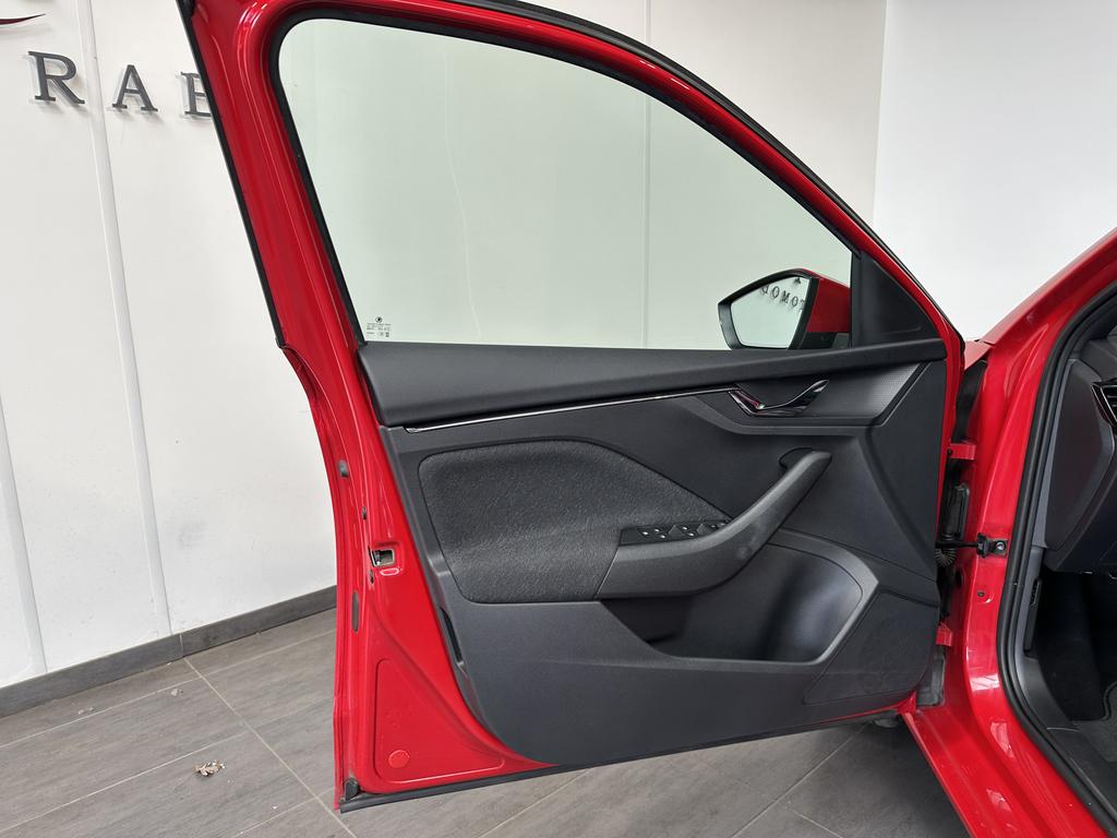 Skoda Scala 2023 г. Красный, пробег 49750 км