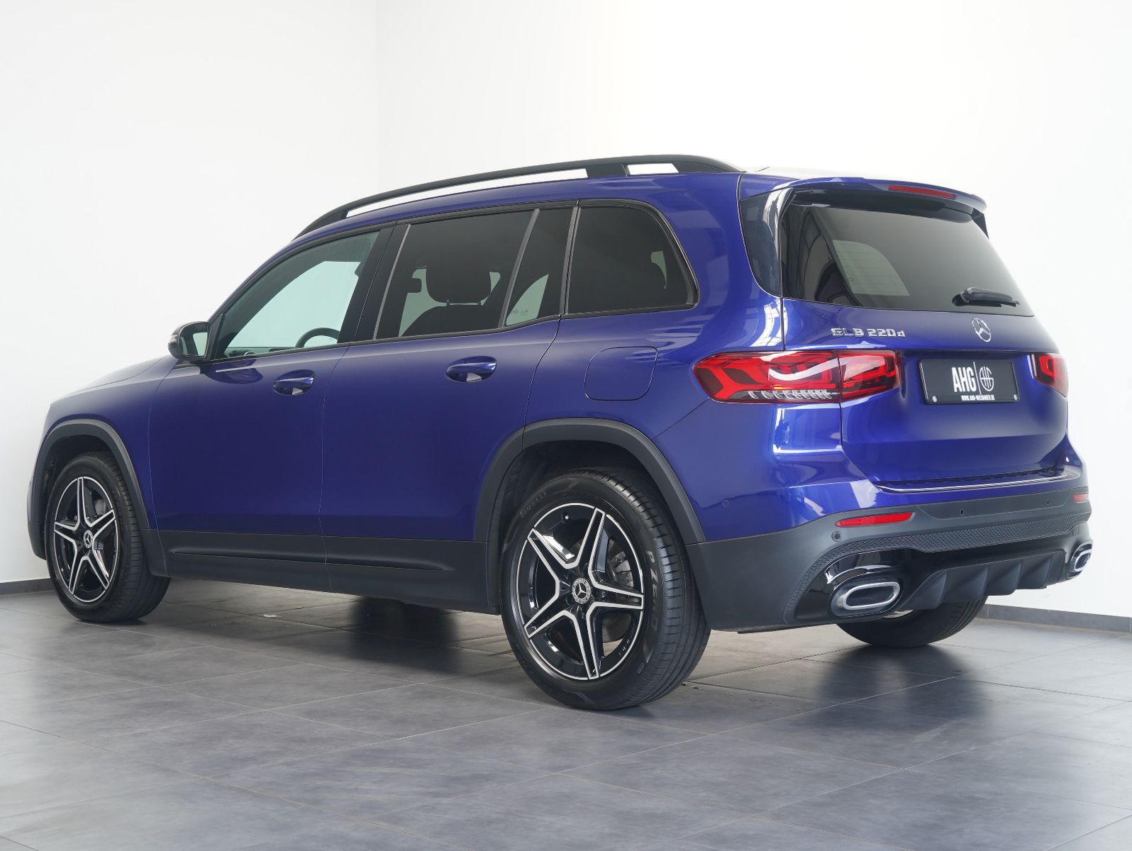 Fahrzeugabbildung Mercedes-Benz GLB 220 d AMG Line NIGHT/LED/MBUX/DAB/DISTRONIC