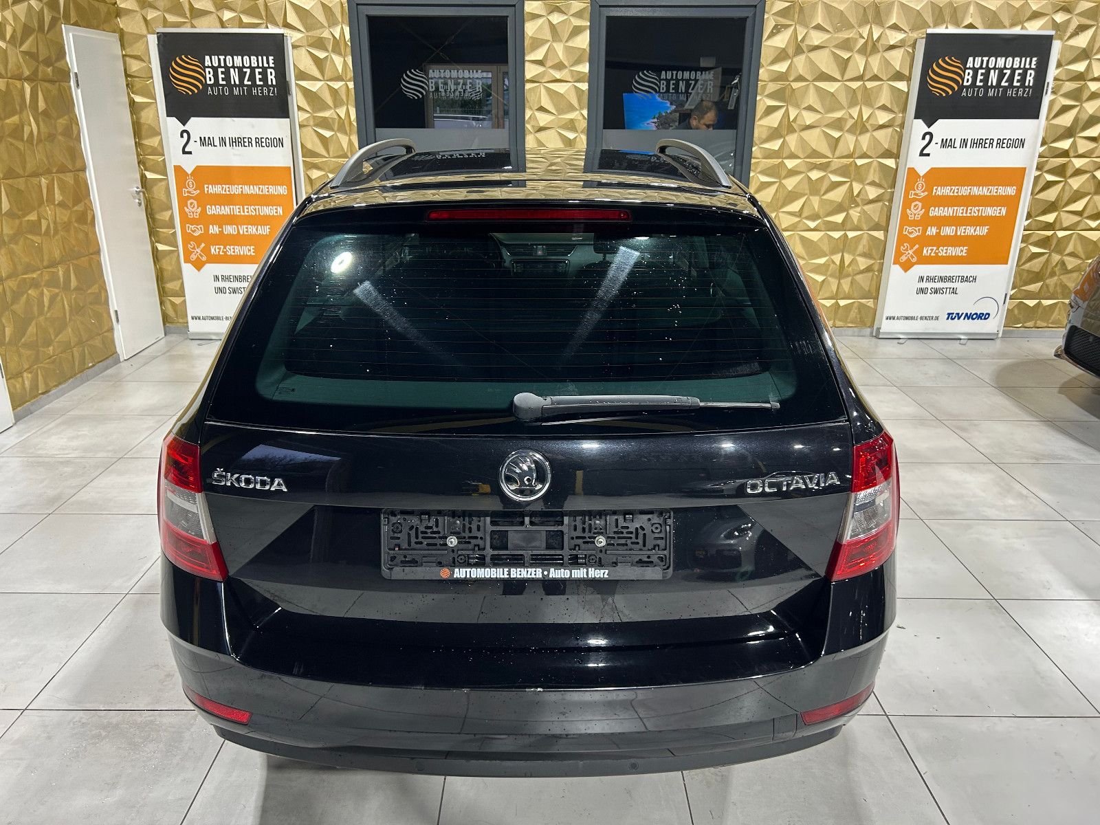 Fahrzeugabbildung SKODA Octavia Combi Ambition/ACC/KLIMA/SHZ/PDC/AUTOMAT