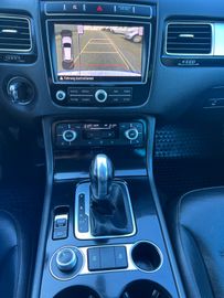 Volkswagen Touareg - 12