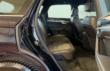 Volkswagen Touareg - 11