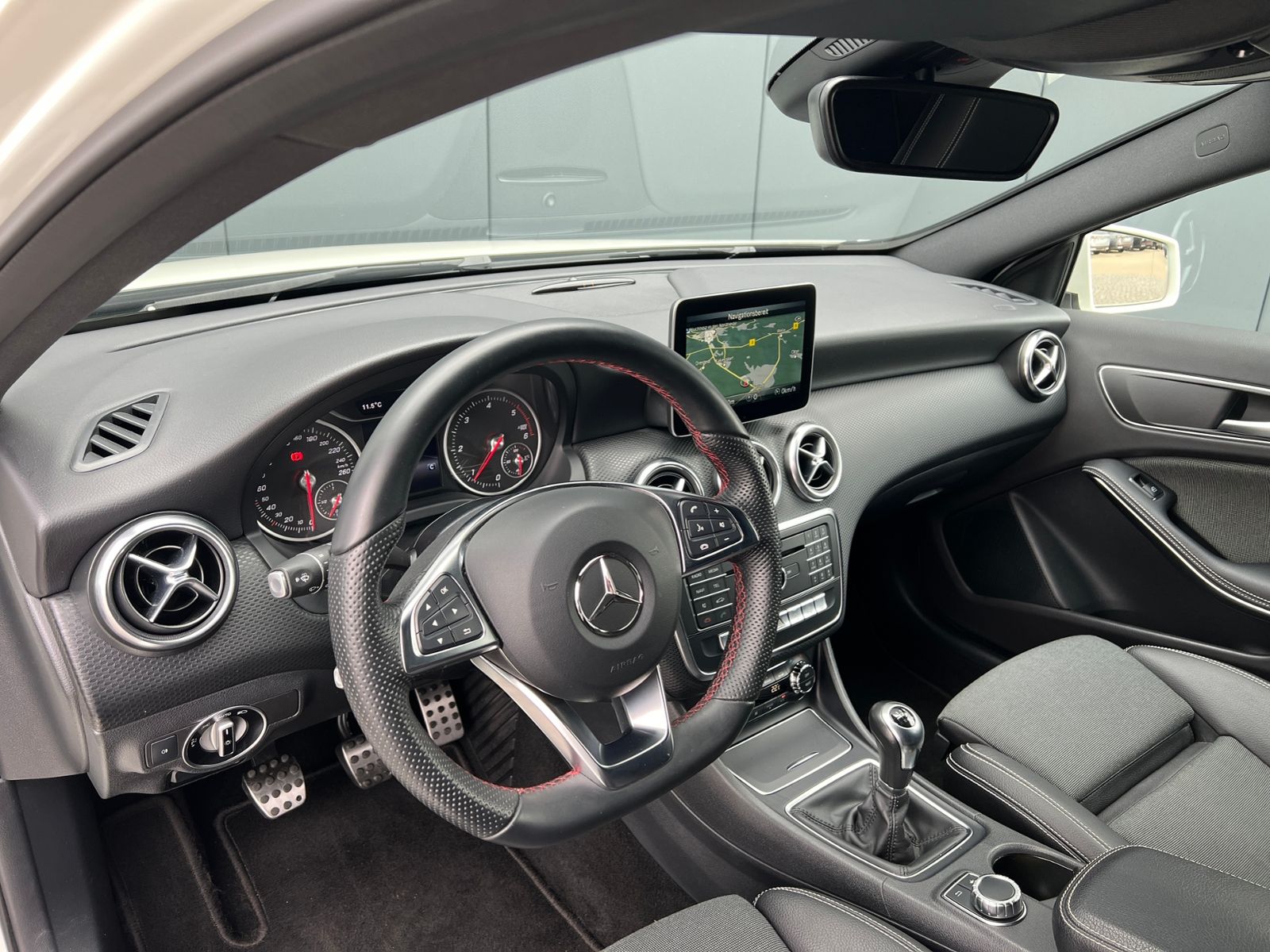 Fahrzeugabbildung Mercedes-Benz A Klasse 180 CDI Style *18"LM-Felge AMG, LED, PD