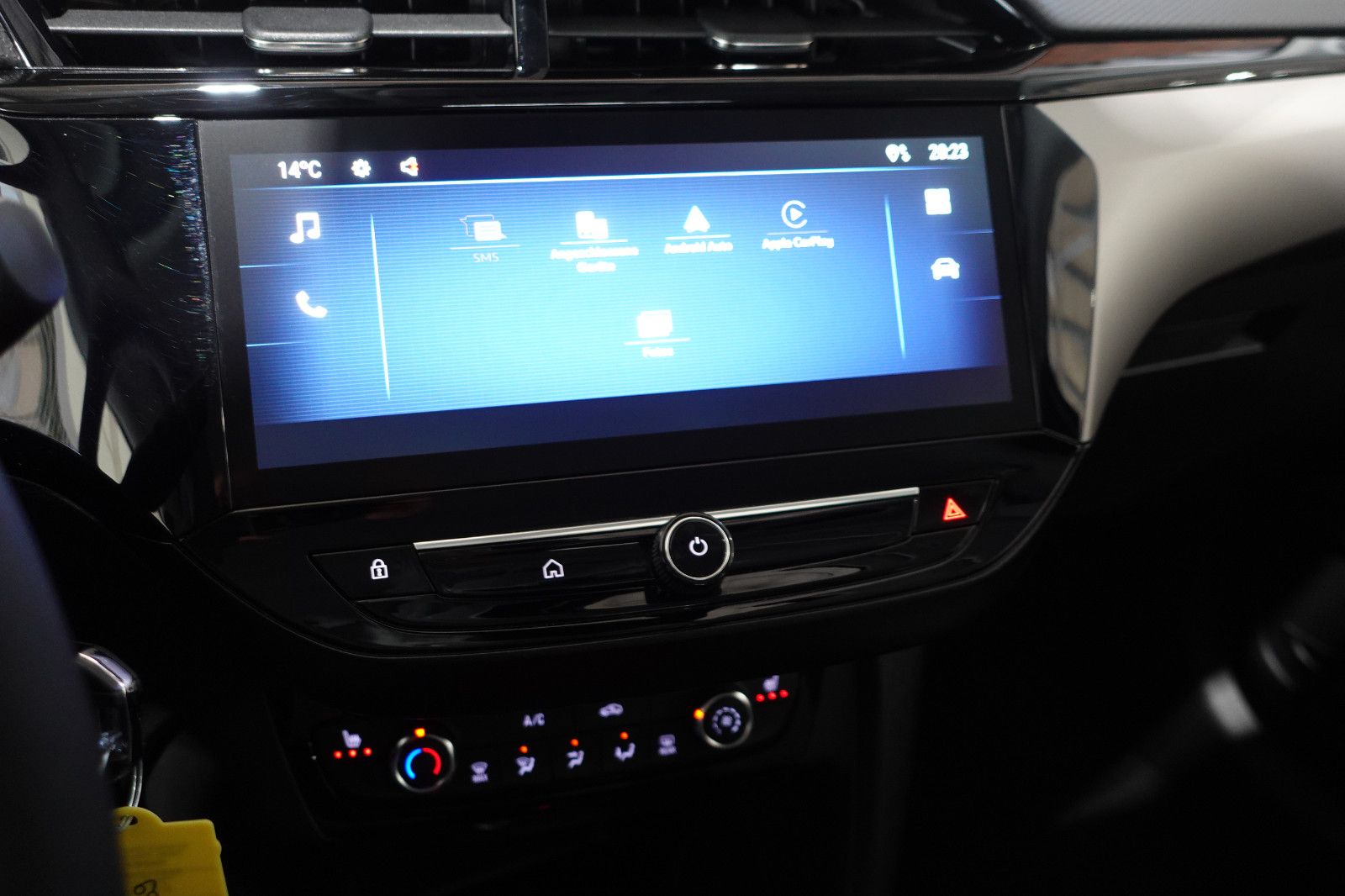 Fahrzeugabbildung Opel Corsa 1.2Turbo Allwetter,Sitzh.,Klima,PDC,Kamera