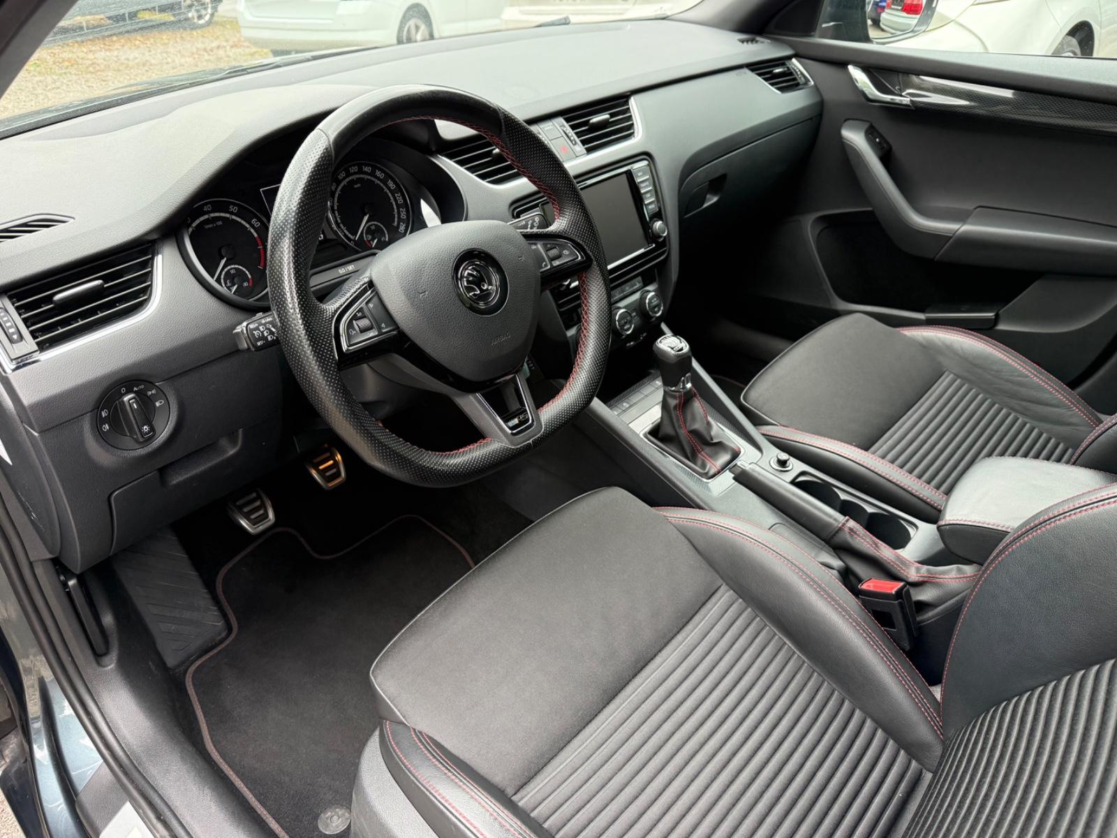 Skoda Octavia Combi RS Klima Navi Xenon -nur 73.000km!