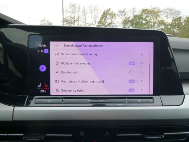 Fahrzeugabbildung Volkswagen Golf VIII 1,0 eTSI Life >AUT/NAV/LED/KAM/SHZ<