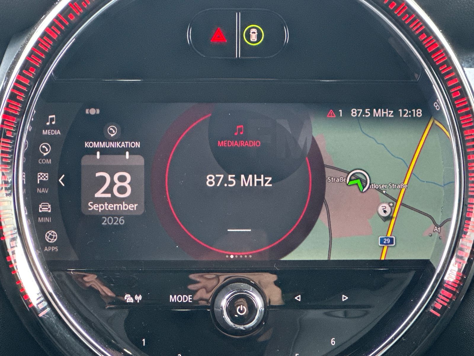 Fahrzeugabbildung MINI Cooper SE Classic Trim Black NAV+LED+KAM+SHZ
