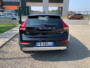 Volvo V40 Cross Country - 4