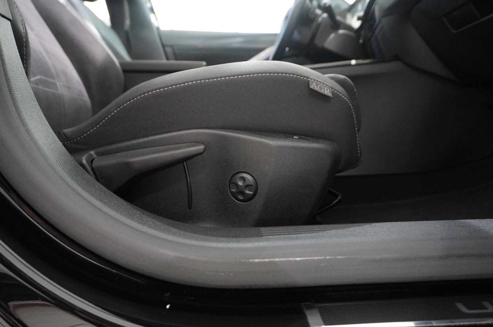 Fahrzeugabbildung Opel Astra L ST 1.2T ULTIMATE NAVI/LED/360°/PANO/DAB+