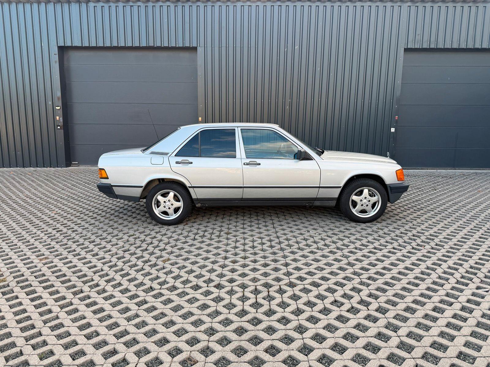 Mercedes-Benz 190
