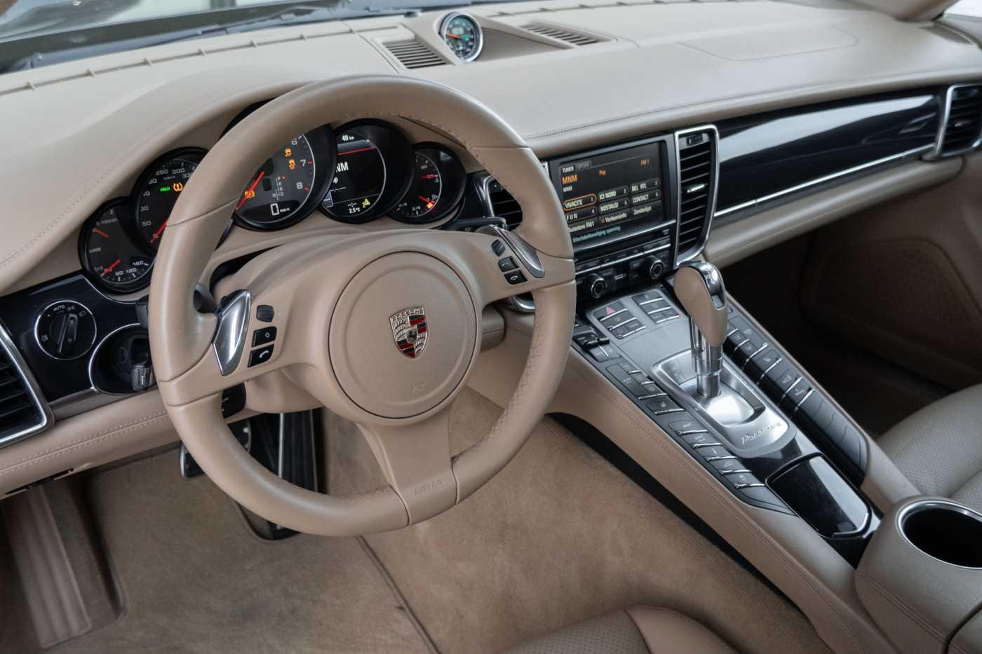 PORSCHE PANAMERA S HYBRIDE 333ch BVA Historique présent - 1ERE MAIN