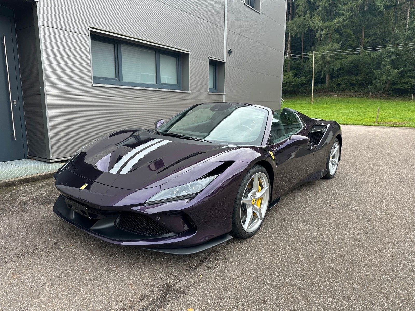 FERRARI F8