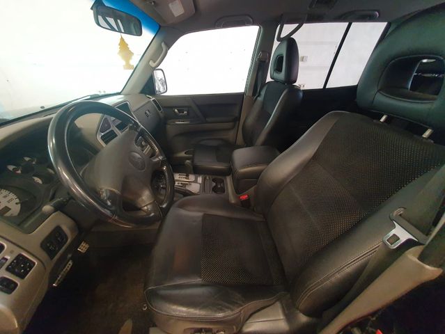 Mitsubishi Pajero 3.2 DI-D Dakar V60 im Kundenauftrag!