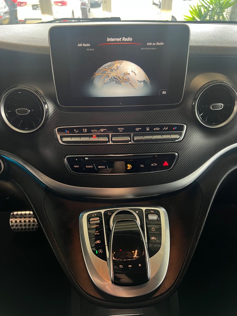 Fahrzeugabbildung Mercedes-Benz V 250 d EDITION AMG LINE kompakt *7.SITZER*