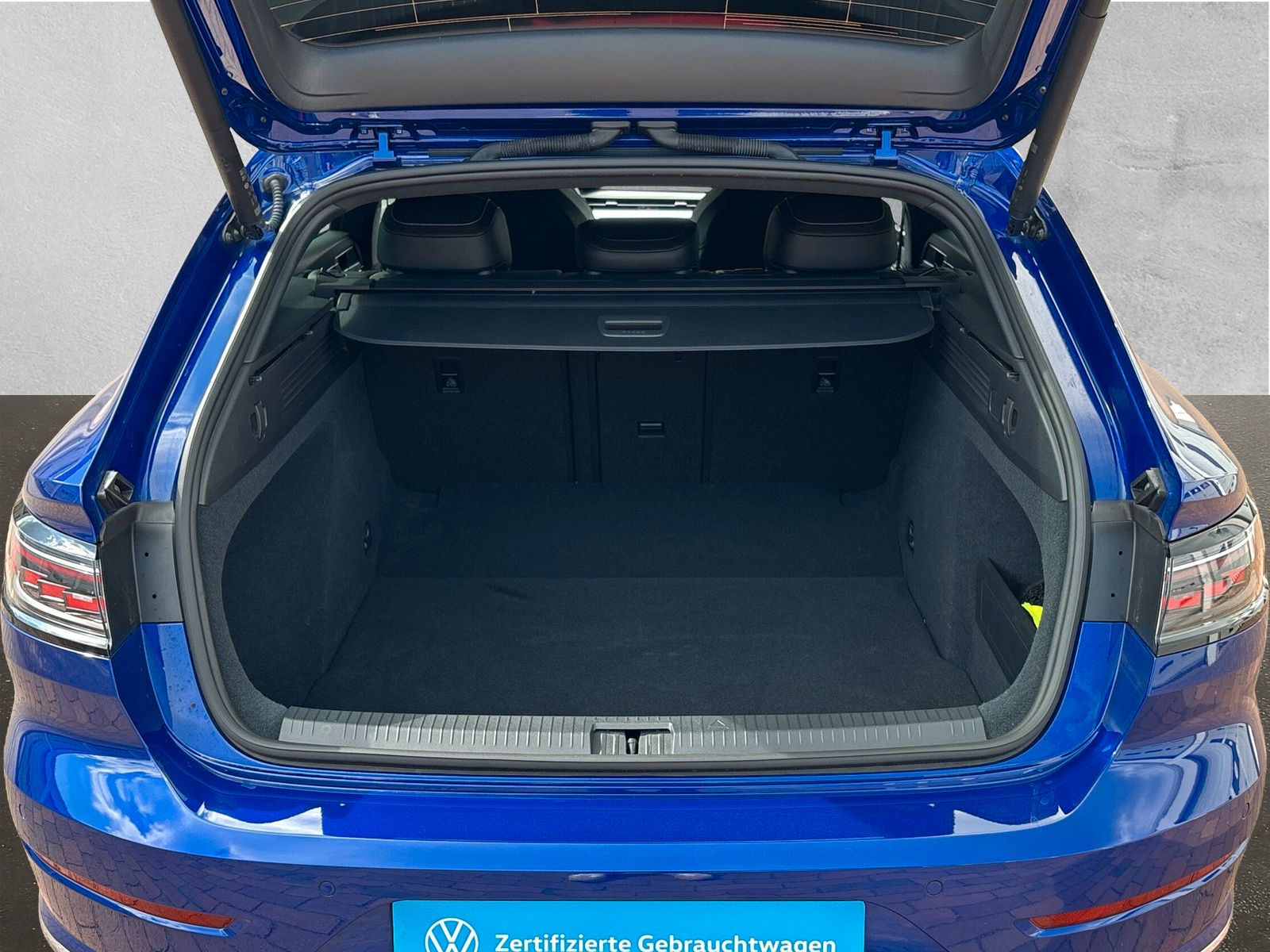 Fahrzeugabbildung Volkswagen Arteon Shooting Brake R-Line Keyless DCC Ambient