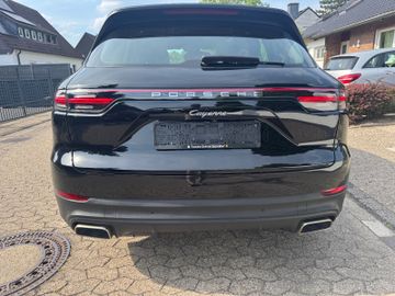 Porsche Cayenne - 8