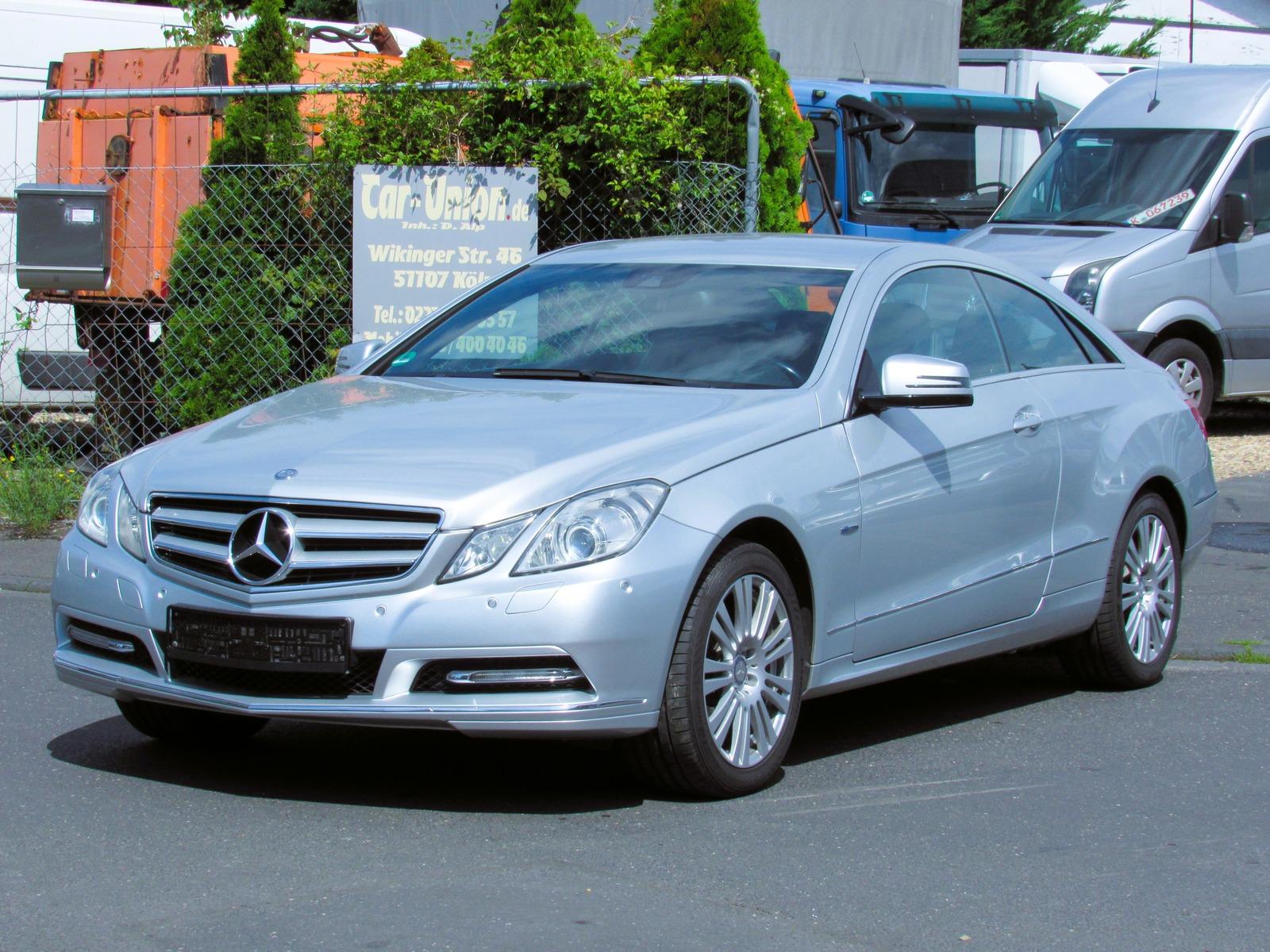 Mercedes-Benz E 250 Coupé BlueEFF Autom. Navi Leder Klima TÜV