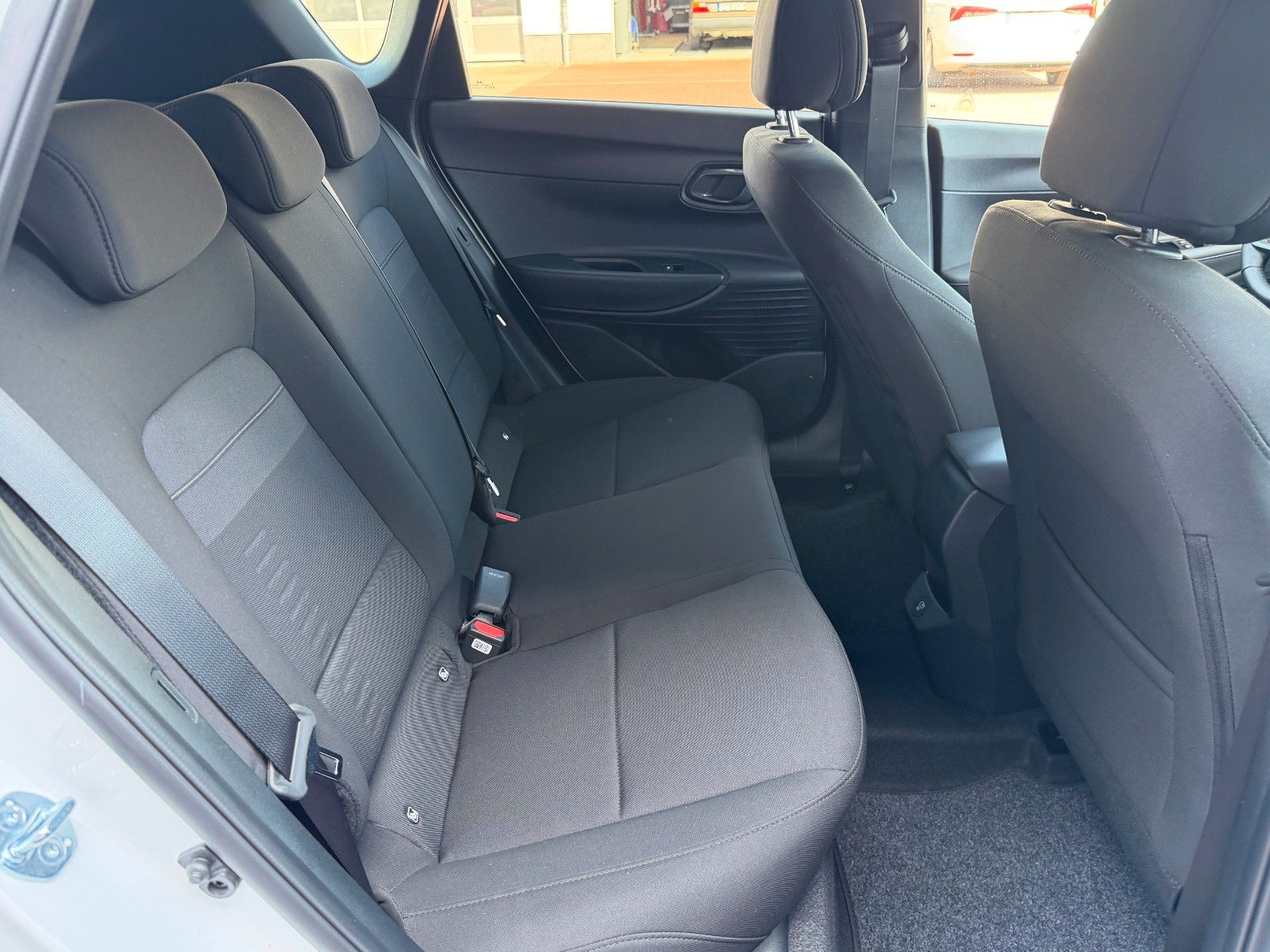 Fahrzeugabbildung Hyundai BAYON 1.0 T-GDI Blackline *Navi*Kamera*BOSE*LED*