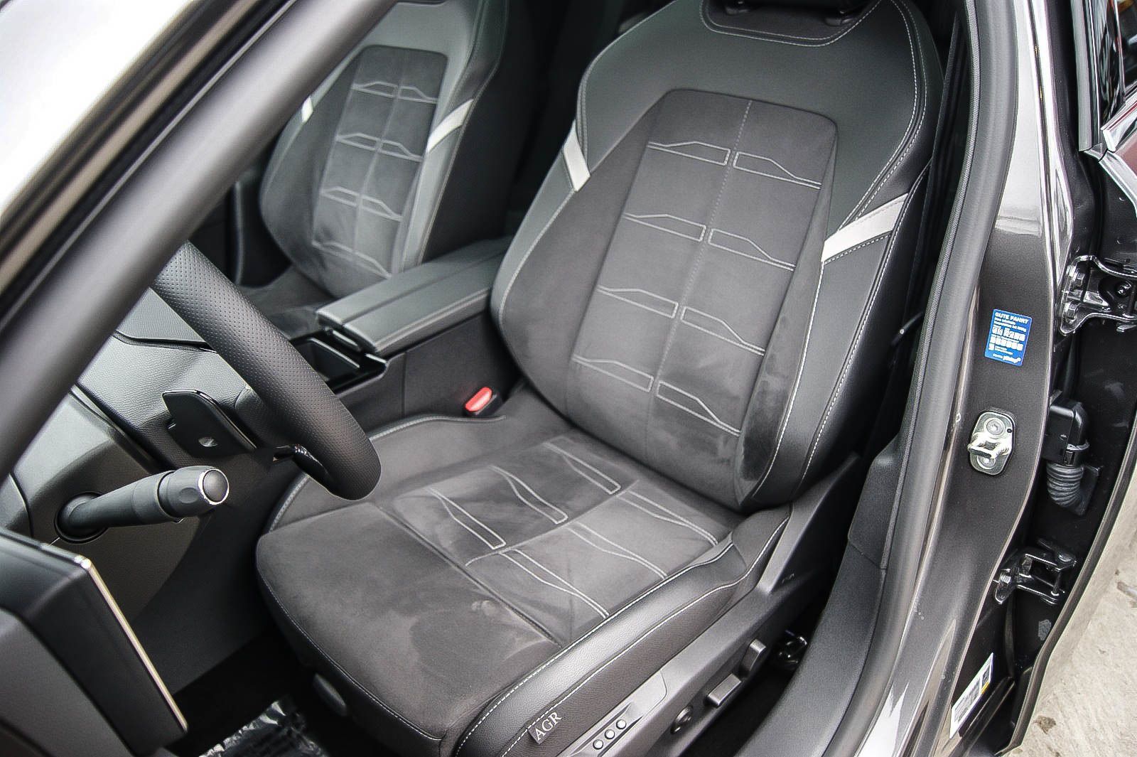 Fahrzeugabbildung Opel Astra L 1.5 Diesel ULTIMATE Aut HEADUP ANHZV LED