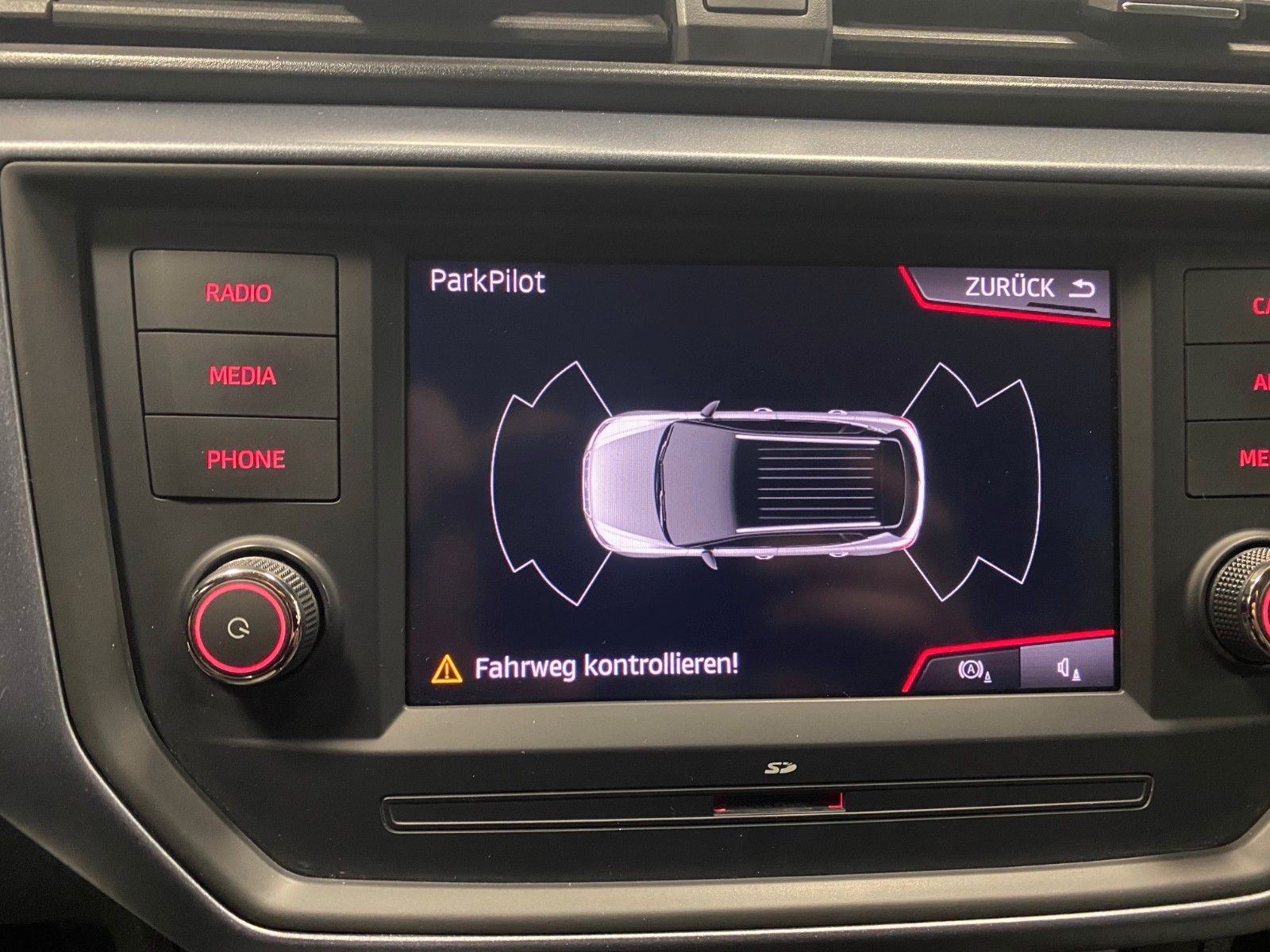 Fahrzeugabbildung SEAT Arona 1.0 TSI Style+EINPARKHILFE+TEMPOMAT+17"ALU