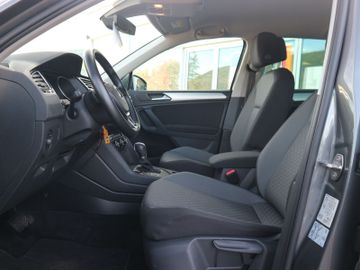 Volkswagen Tiguan - 11