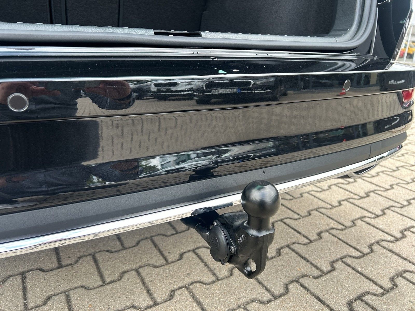 Fahrzeugabbildung SKODA Karoq TSI Sportline 4x4 AHZV MATRIX RFK ACC NSW