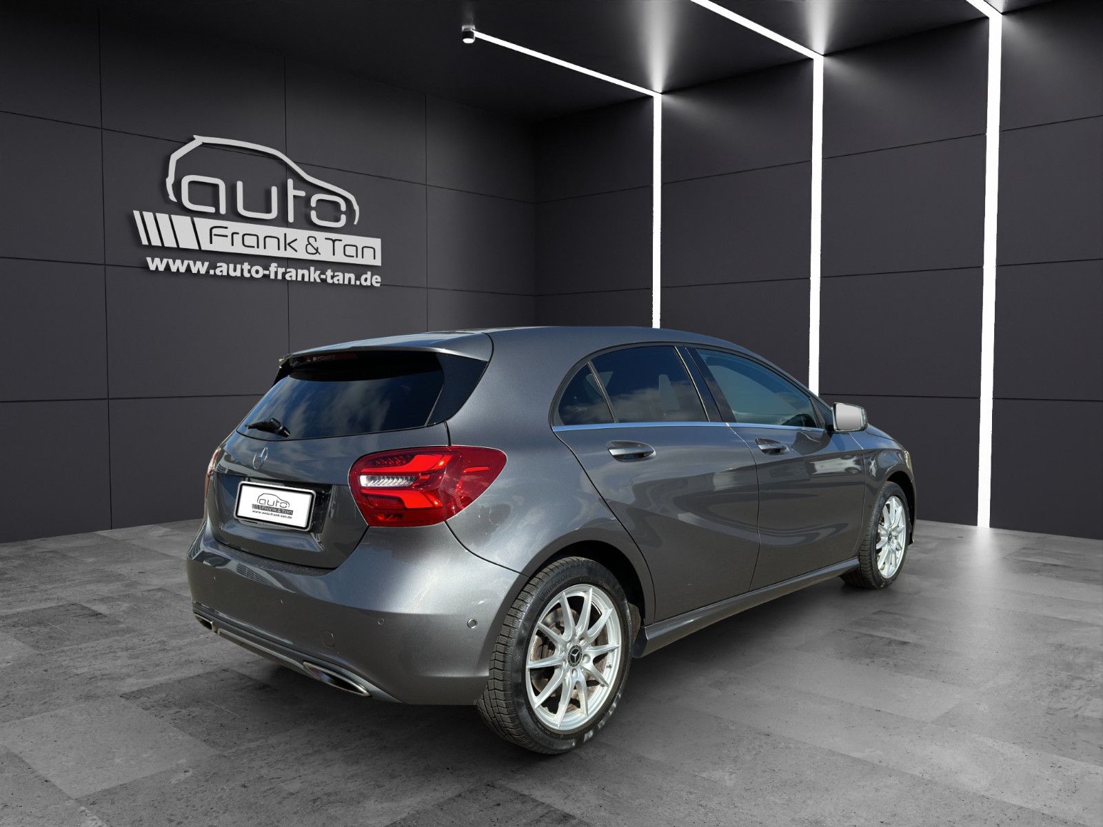 Fahrzeugabbildung Mercedes-Benz A 250*LED*Panorama*Navi*Cam*PDC*Sport*
