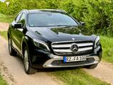 Mercedes-Benz GLA 200 - Automatik - Panorama - Garagenwagen - Mercedes-Benz GLA 200 in Hamburg