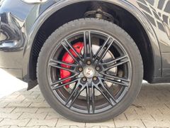 Fahrzeugabbildung Cayenne Turbo Park-Assistent