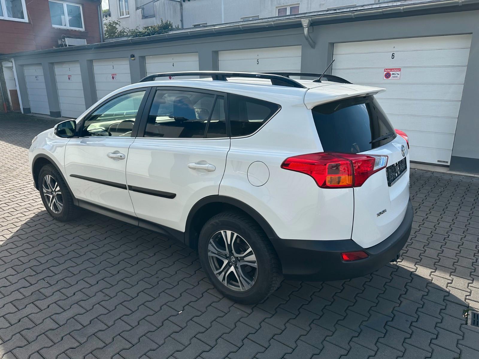 TOYOTA RAV4 - 2.0D -  4X4 - ATTELAGE - 124 CV -BVM