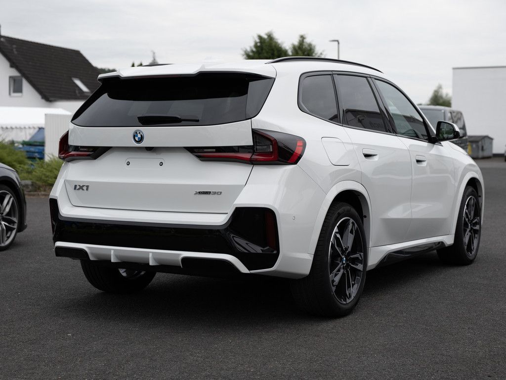 BMW iX1 - Bild 5