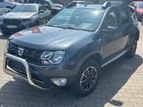Dacia Duster I Black Shadow AHK Navi 58700km 1.Hand - gebrauchte Dacia Duster aus dem Jahr 2017