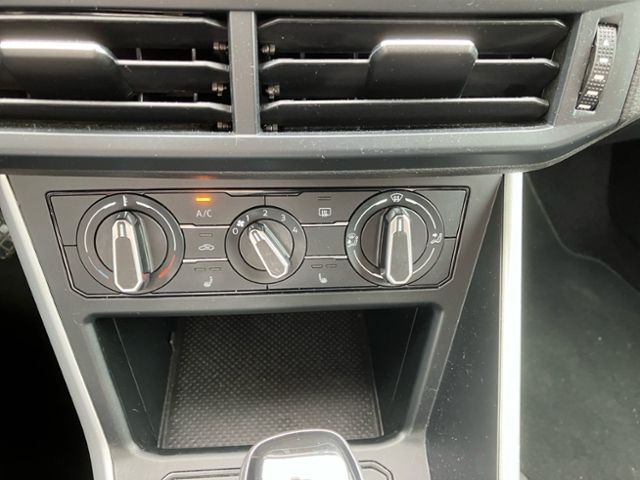Fahrzeugabbildung Volkswagen Polo 1.0 TSI OPF 70 kW 7-Gang-DSG Life NAVI SHZ