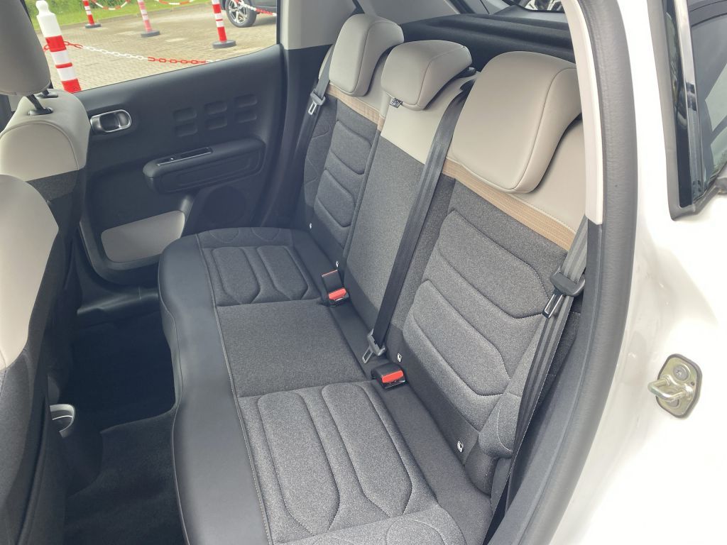 Fahrzeugabbildung Citroën C3 PT 83 S&S MAX *Sitzh*Navi*Cam*Carplay*Touch*