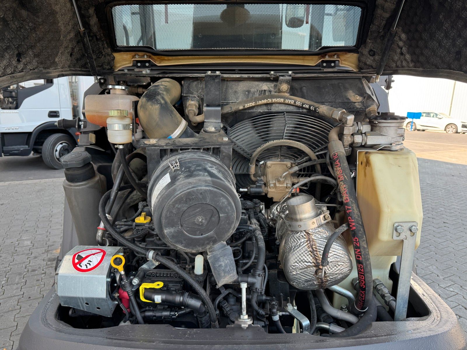 Fahrzeugabbildung Ahlmann AX 850 / nur: 671h / 11.2022 / Gabel / Schaufel