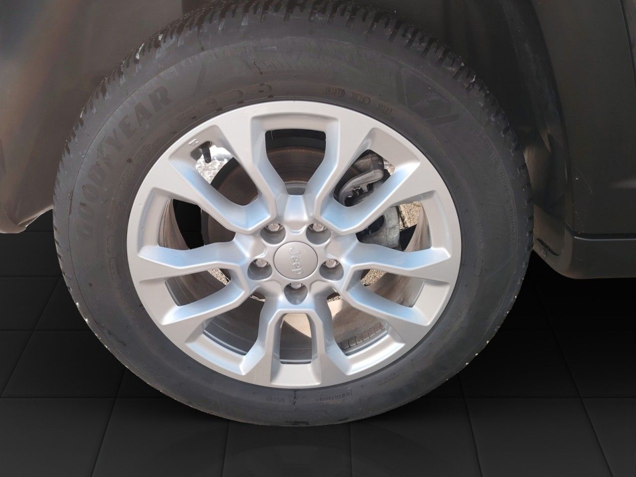 Fahrzeugabbildung Jeep Compass Altitude Mild-Hybrid FWD