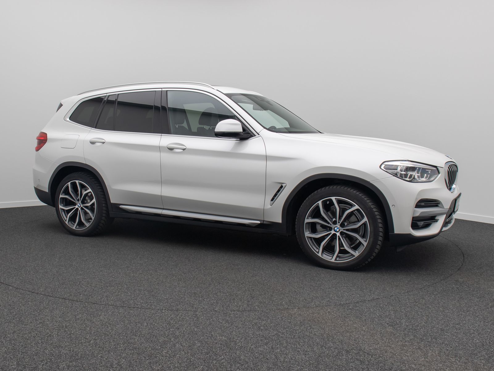 Fahrzeugabbildung BMW X3 xD20d xLine Kamera DAB AHK Komfort HUD 20Zoll