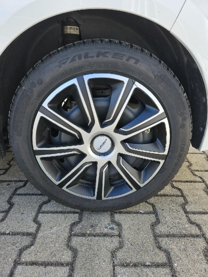 Fahrzeugabbildung Peugeot Active Pack Winterräder DAB, LED, ESP