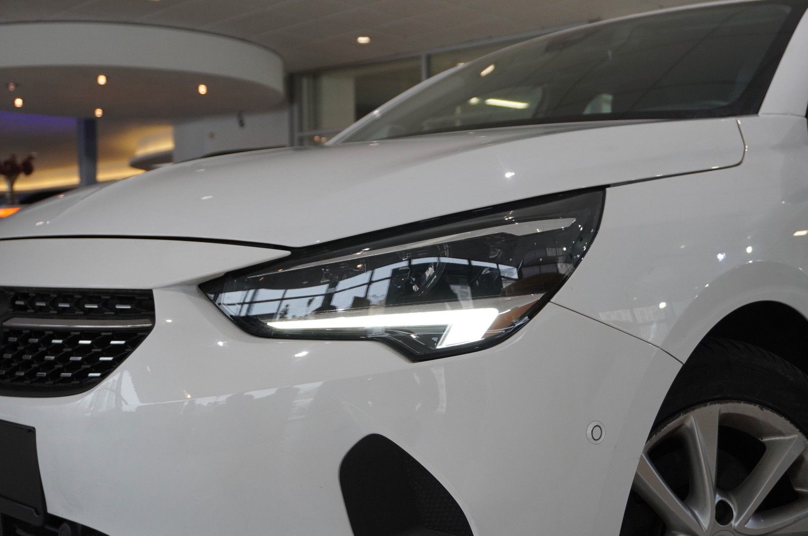 Fahrzeugabbildung Opel Corsa F 1.2T ELEGANCE NAVI/LED/KAMERA/SPORT/DAB+