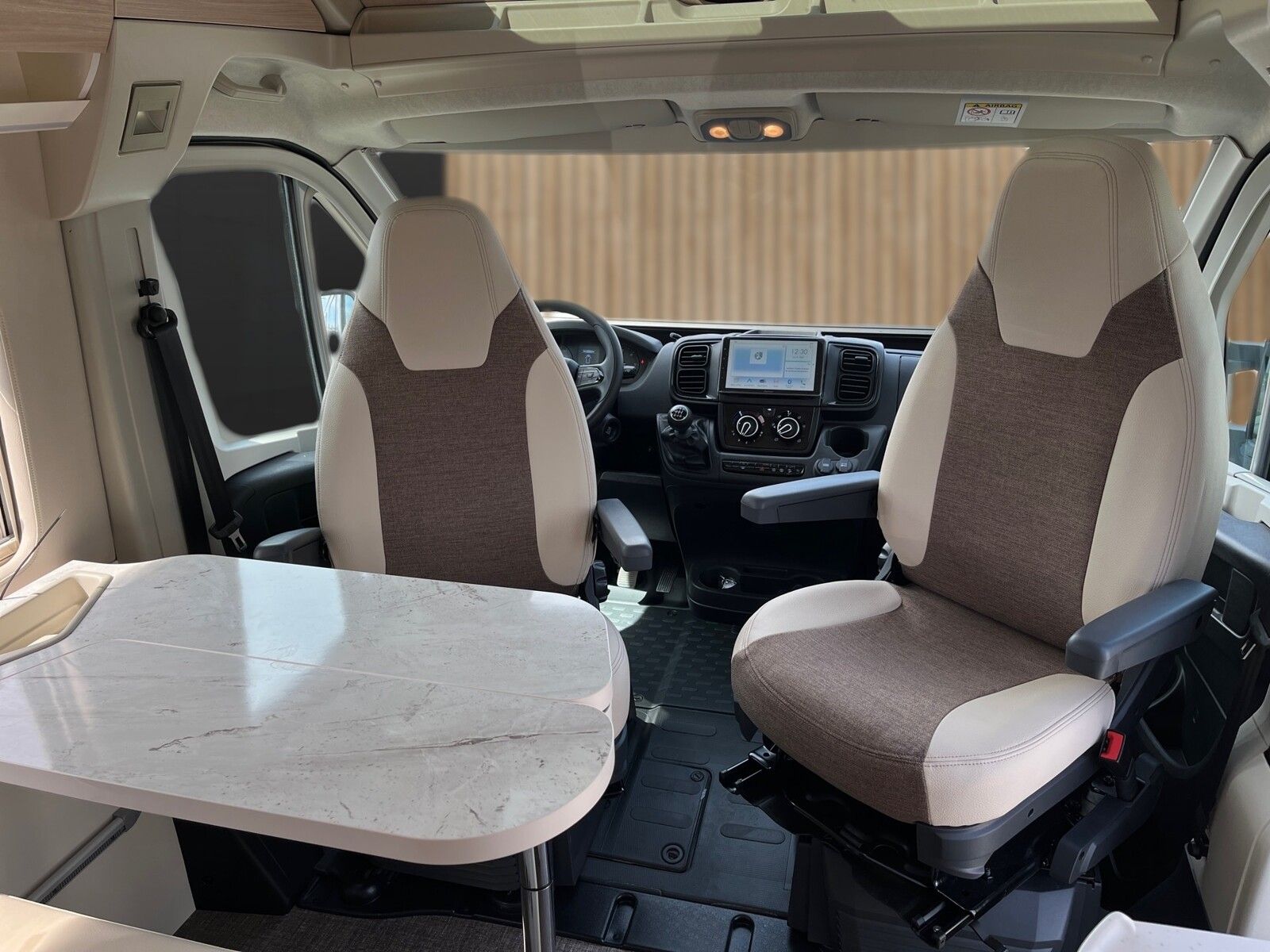 Fahrzeugabbildung Eura Mobil Van V 635 HB 6KW Heizung, Radio DAB, RFK