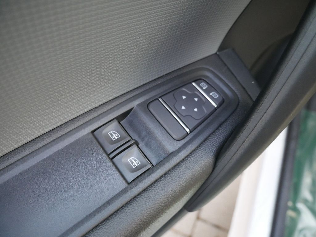 Fahrzeugabbildung Renault Kangoo Rapid Advance Blue dCi 95 PDC KAMERA