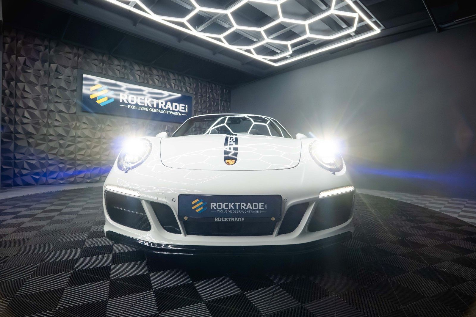 Fahrzeugabbildung Porsche 911 991.2 Carrera 4 GTS Cabrio *ACC*LED*111Check