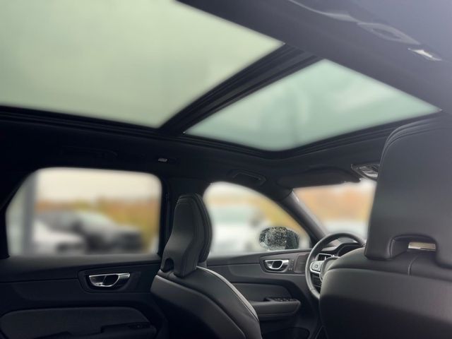 VOLVO XC 60 (Bild 25 von Array)