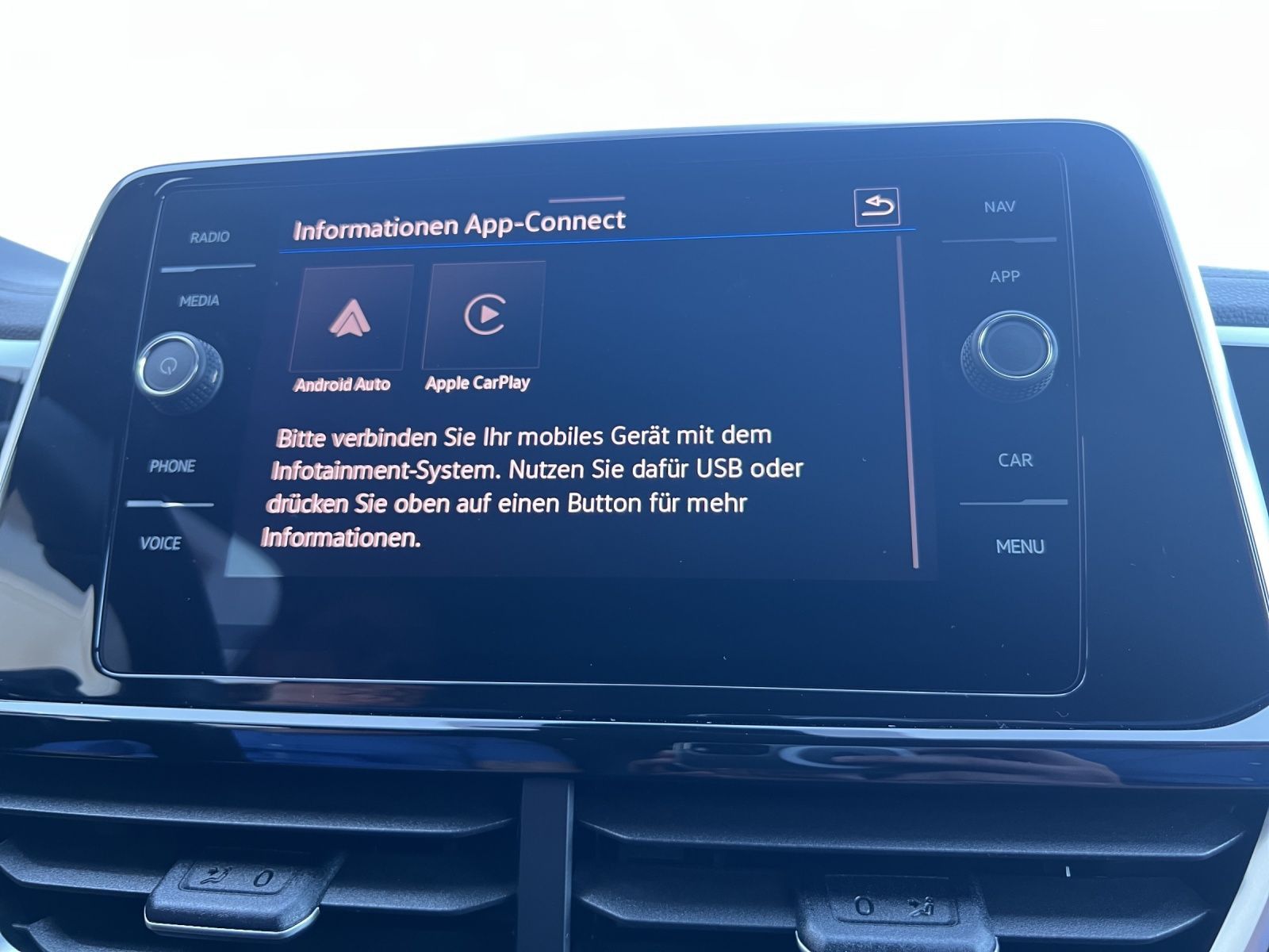 T-Roc R-Line 1.5 TSI DSG*LED*AHK*Navi*Klima