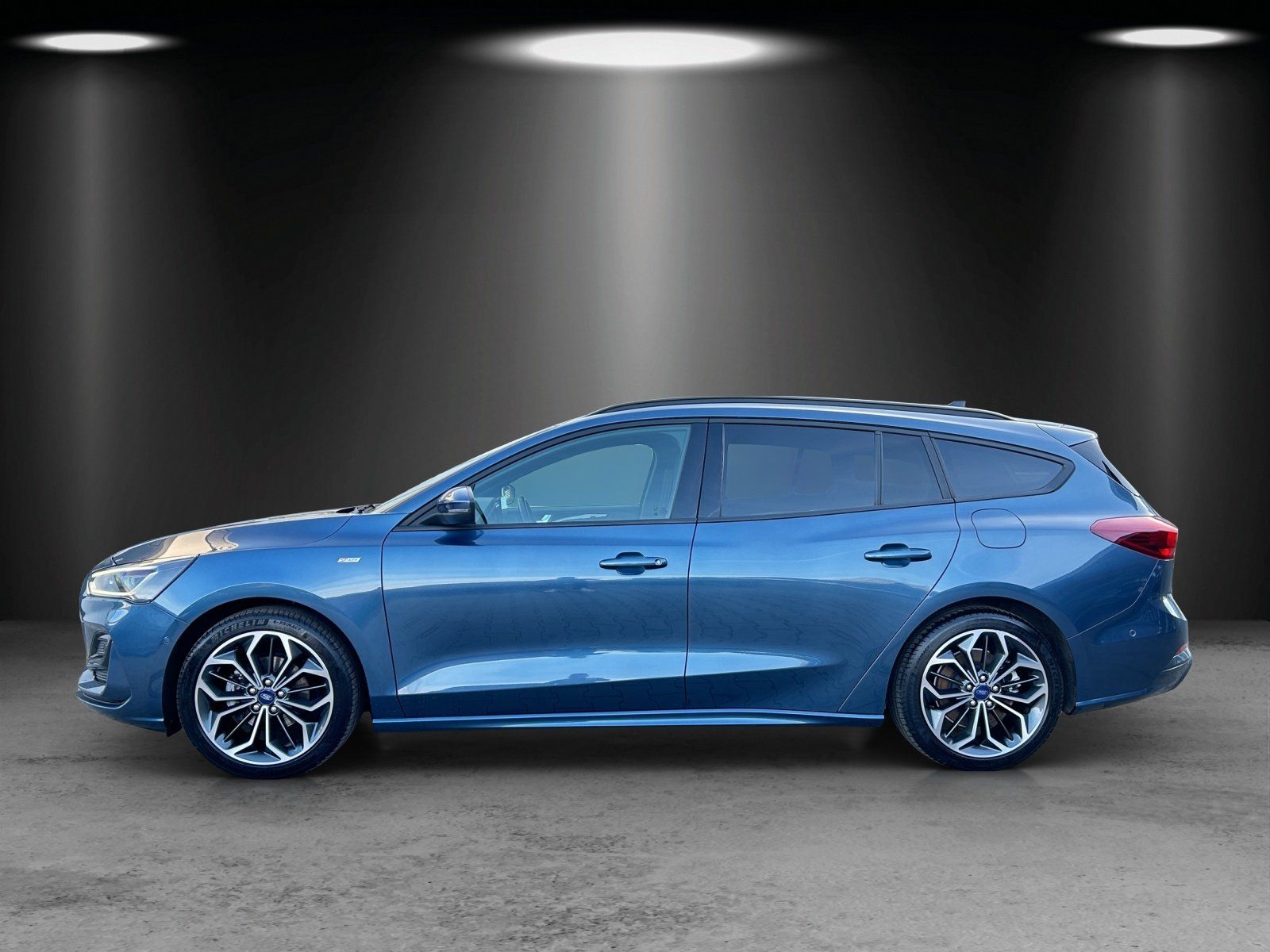 Fahrzeugabbildung Ford Focus 1.0 ST-Line X Aut./Matrix-LED/ACC/CAM/PANO