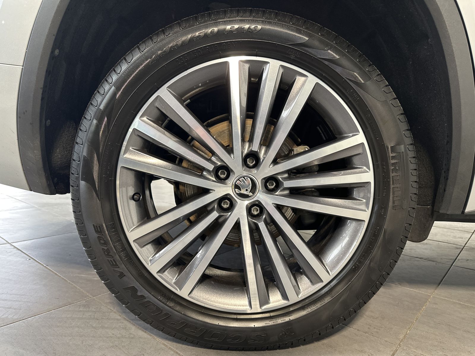 Fahrzeugabbildung SKODA Kodiaq 2.0 TDI DSG 4x4 L&K NAV+LED+AHK+360°+SHZ