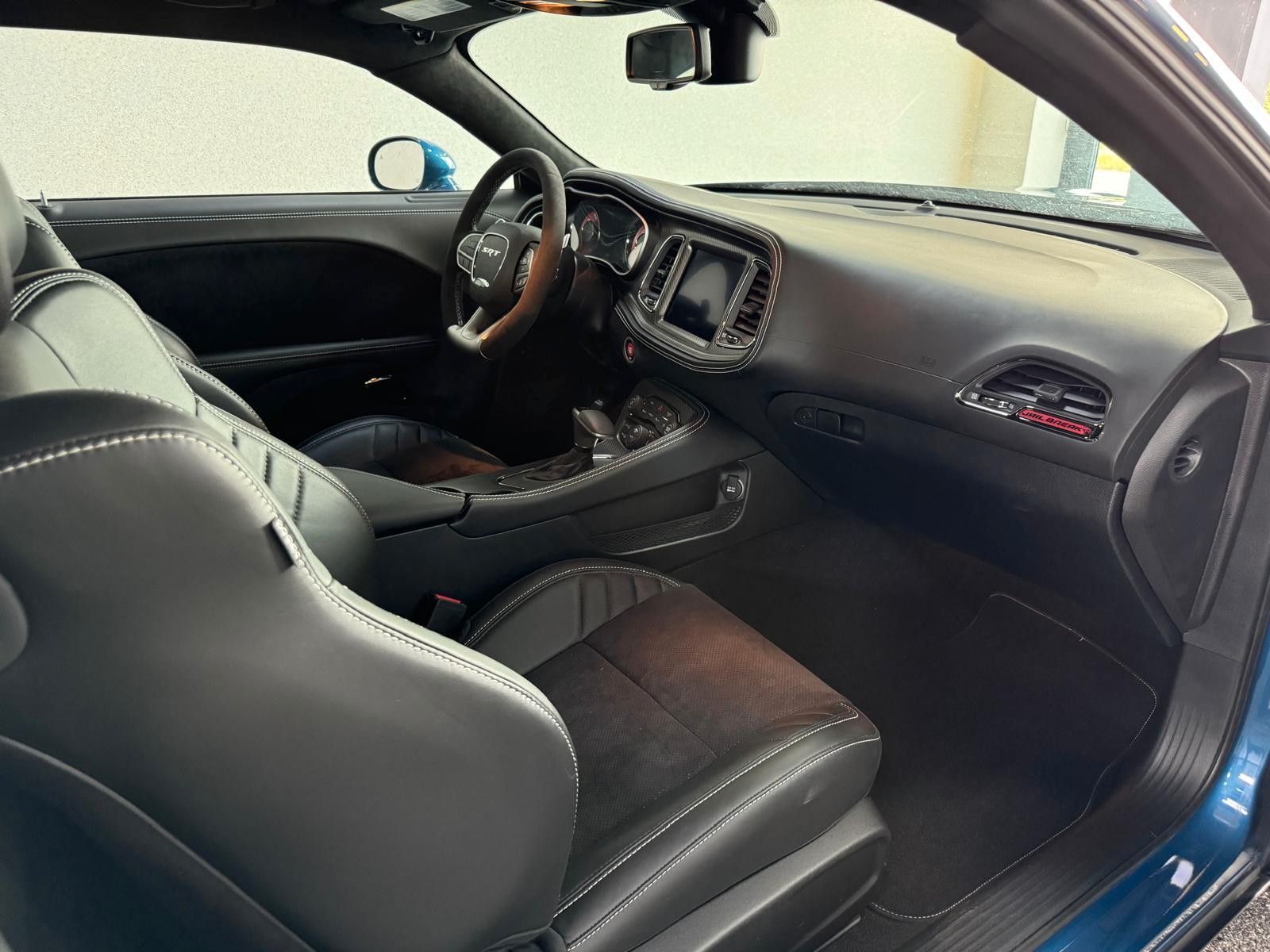 Fahrzeugabbildung Dodge CHALLENGER HELLCAT JAILBREAK-LAGUNA-YELLOW CAL.-