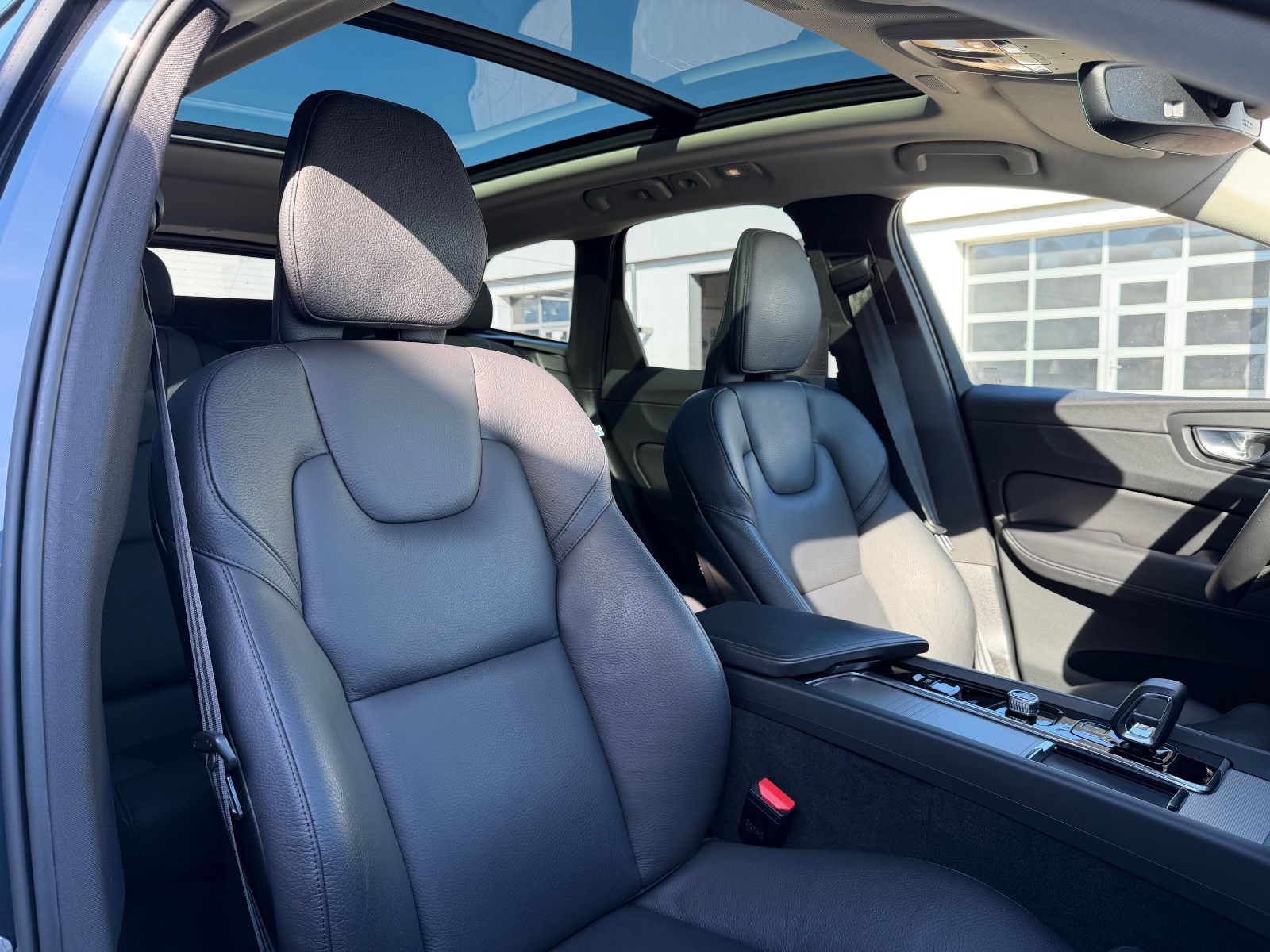 Fahrzeugabbildung Volvo XC60 B5 D Ultimate Dark AWD*STHZG*PANO*360°*ACC