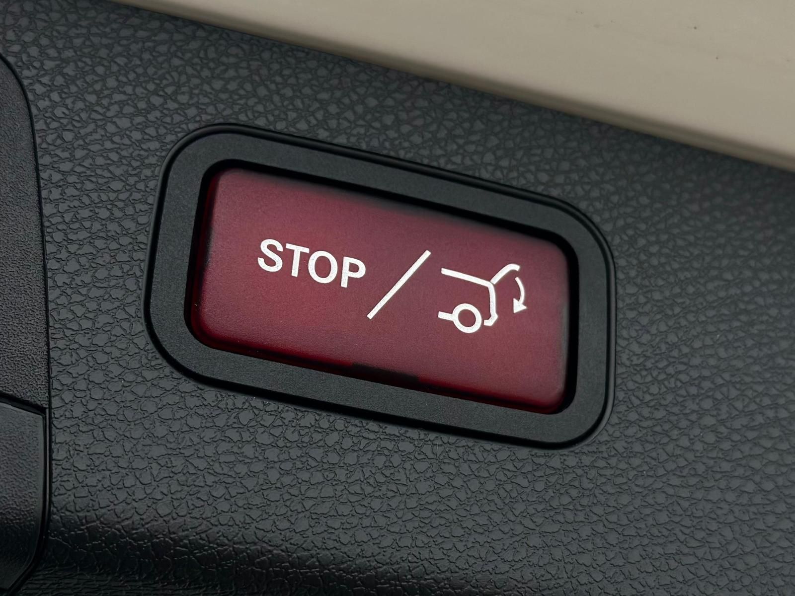 MERCEDES-BENZ E 220d T AVANTGARDE 4M* LED#AHK#SHZ#HUD#360CAM - Image 22