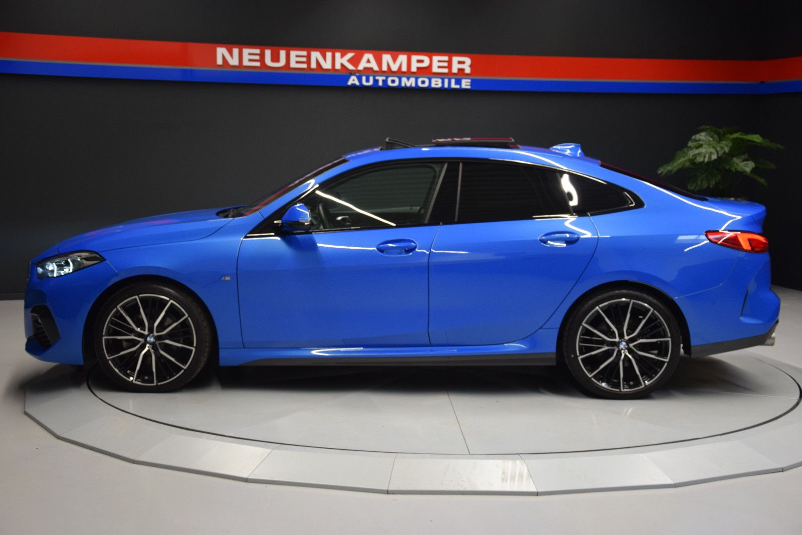 Fahrzeugabbildung BMW 218 i M Sport Gran Coupé Pano HuD Memory Schale